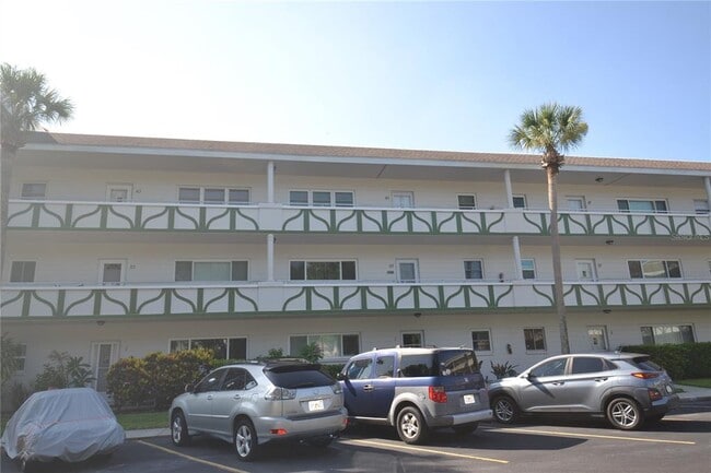 Building Photo - 2471 Sumatran Way Unit 25