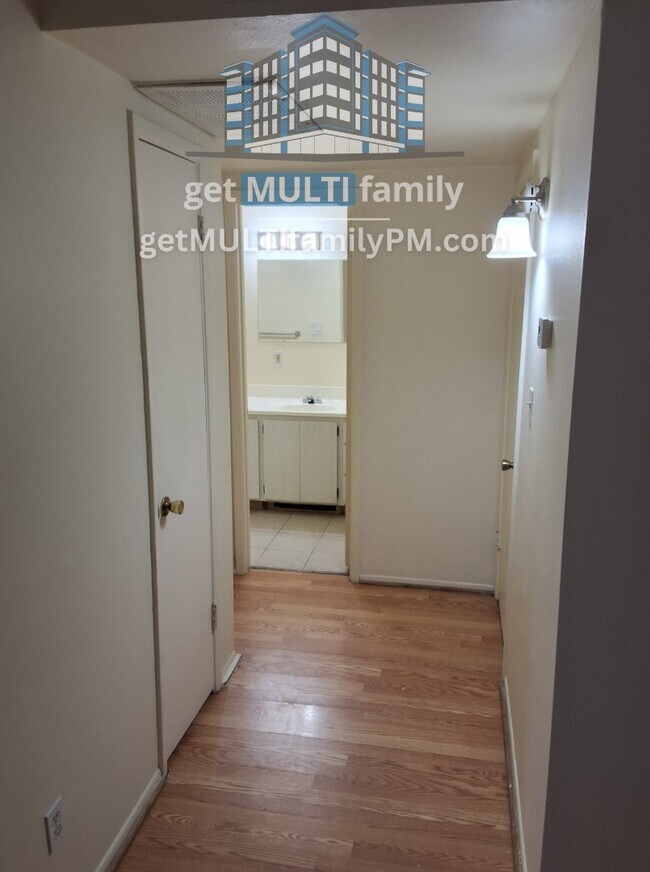 Bright & Cozy 1Bedroom in Phoenix Your Apartment Unit B