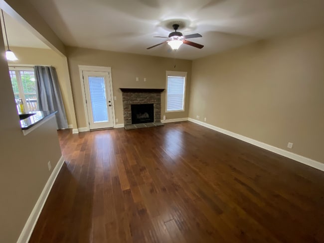 Photo - 660 Richards Dr