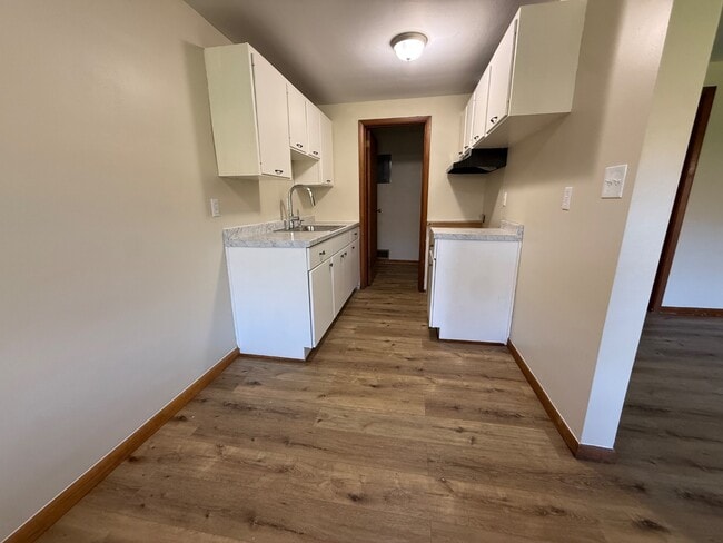112 S Scott St - 112 S Scott St. Apt-C