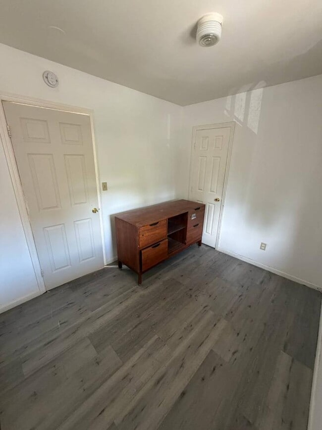 142 Lark St