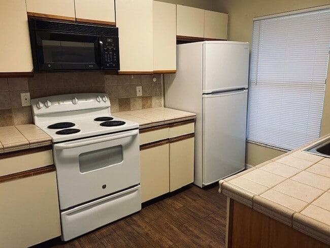 1604 Sunside Square Unit 33
