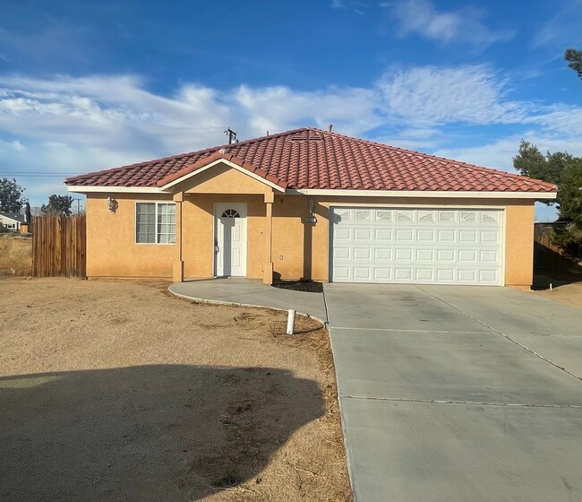 3 Bedroom 2 Bedroom READY NOW! - 3 Bedroom 2 Bedroom READY NOW! Casa