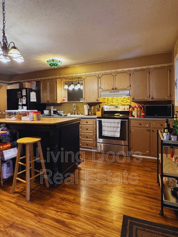 Photo - 2301 South St
