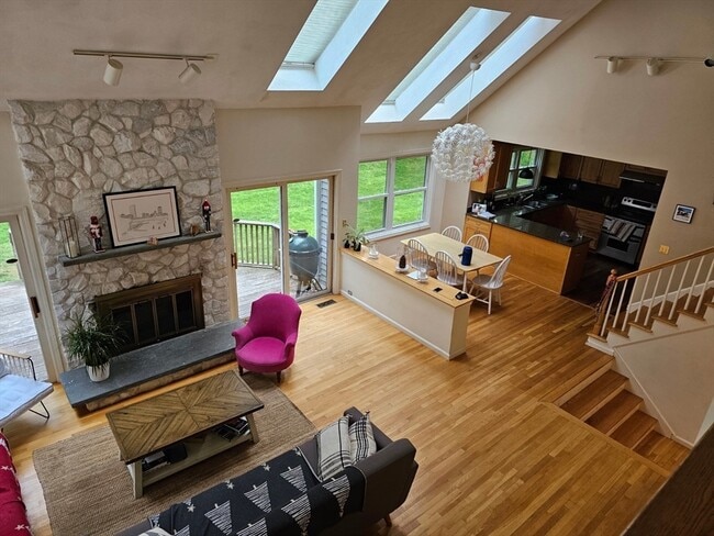 Photo - 162 E Emerson Rd