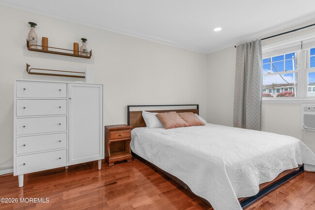 304 4th Ave Unit 207