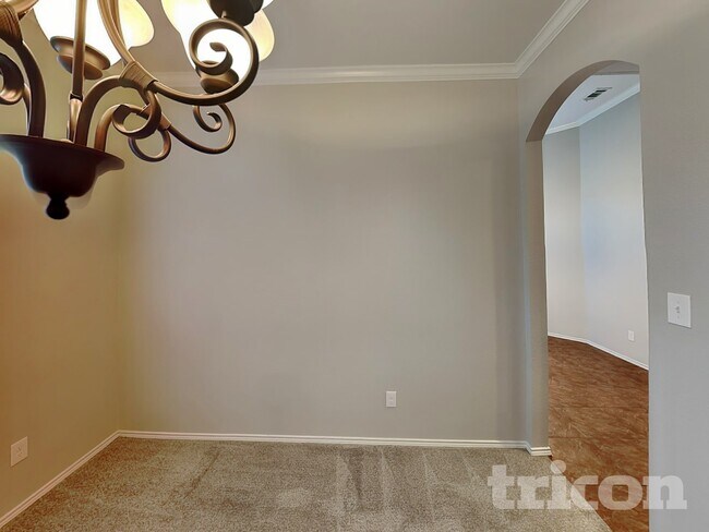 Photo - 607 Pendleton Dr