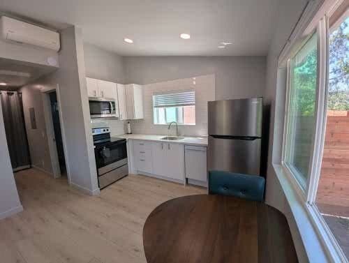 Photo - 1637 Grove Rd