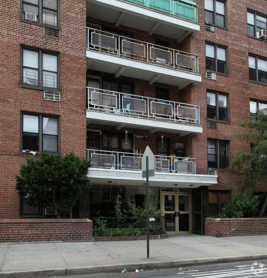 Photo - 40-70 Hampton St