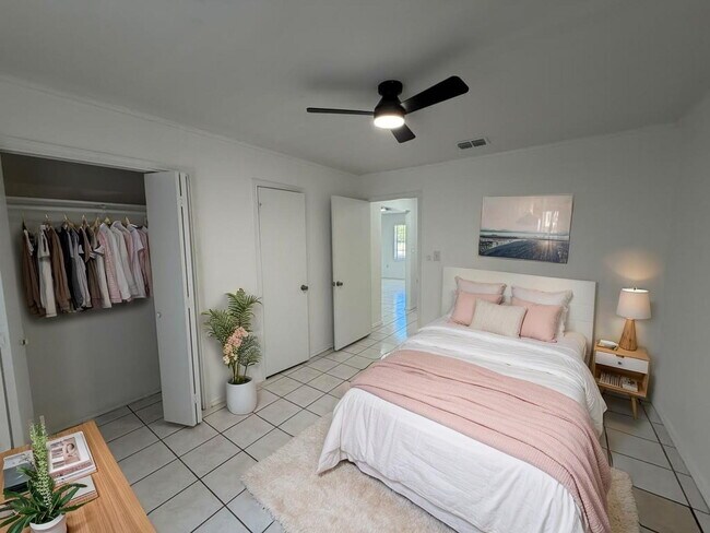 "Charming 2-Bed Retreat in Edinburg – Cozy 840 Sq. Ft. Home!"