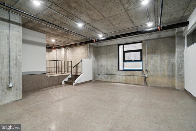 Photo - 1810 E Venango St Unidad LL REAR