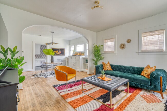 Building Photo - 2215 SE Powell Blvd Unit 4