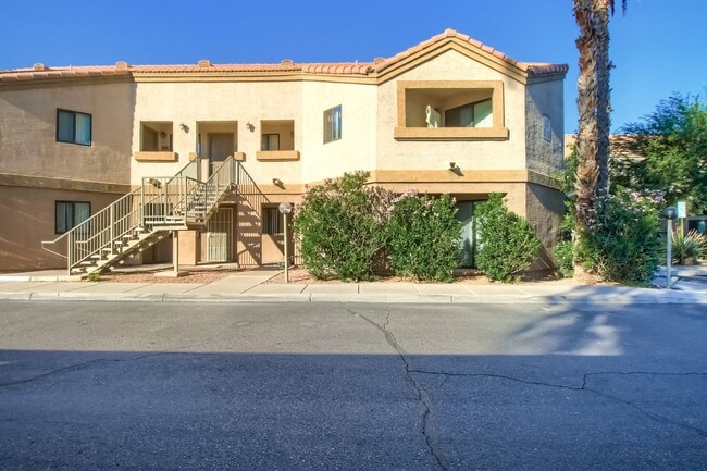 Building Photo - Beautiful 2 Bed 2 Bath *Internet Included* Rental