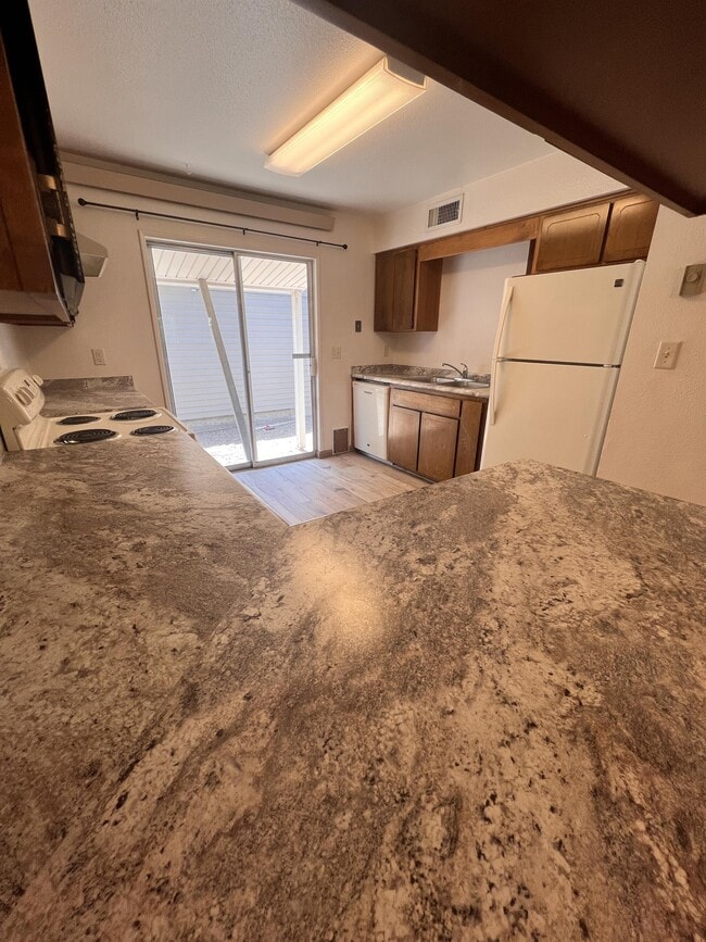 Photo - 337 Country Club Cir