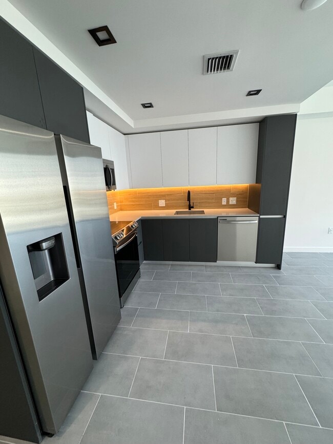 Photo - 431 NE 29th St Unit S2