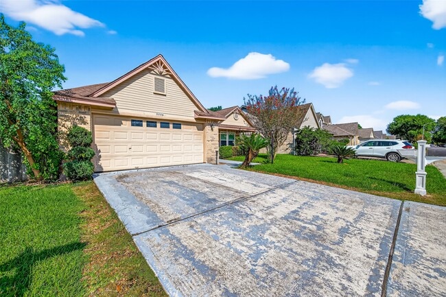 Photo - 3258 Meadway Dr