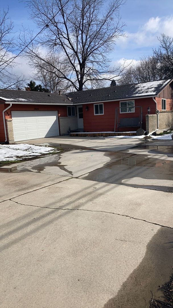 Building Photo - Huge Home In The West Bench Neighborhood!