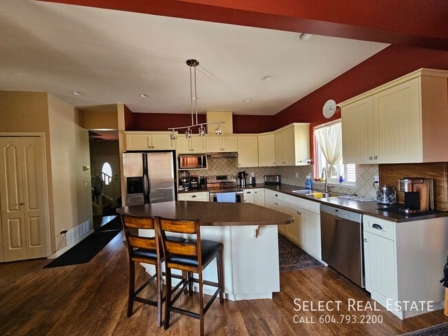 Photo - 36220 Shadbolt Ave