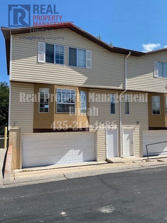 3 Bedroom, 1.5 Bath Town home. - 3 Bedroom, 1.5 Bath Town home.