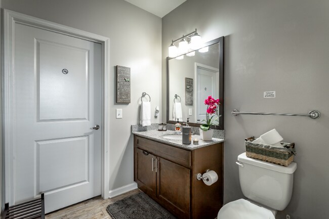 Photo - 8605 Tradewind Cir Unidad 303