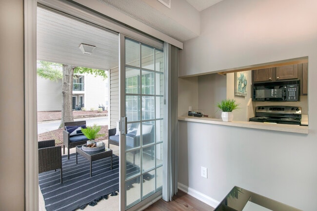 Cambridge 2BR, 2BA - 1,031SF