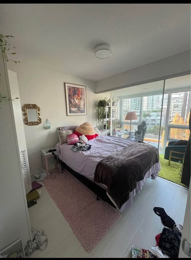 Building Photo - 180 2nd Av E