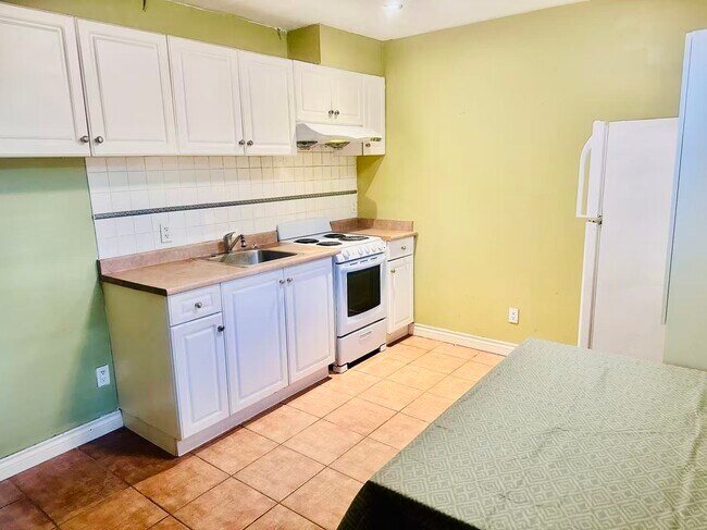 Photo - 3935 Southwood St