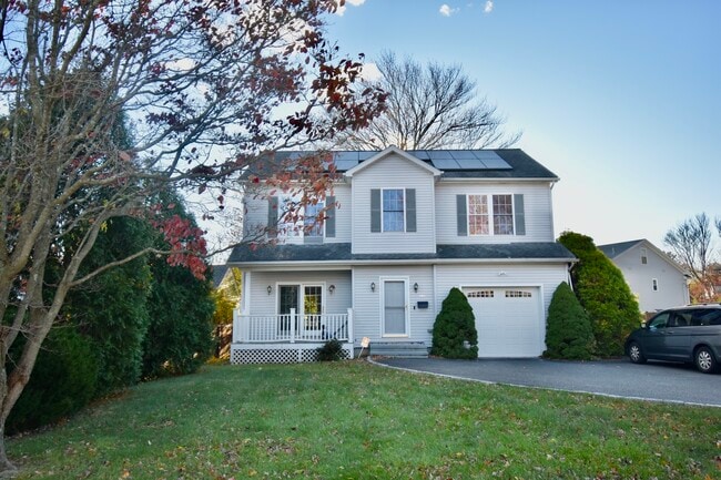 Building Photo - 191 Hunyadi Ave