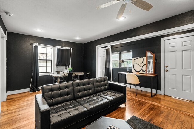 Photo - 3312 Greenbriar Dr