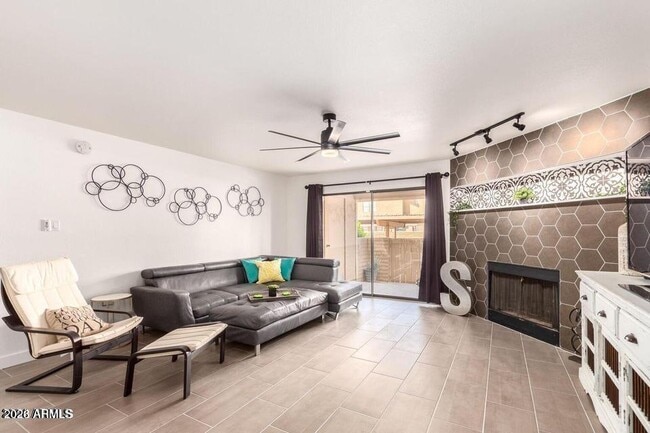 Photo - 7950 E Starlight Way Unidad 107