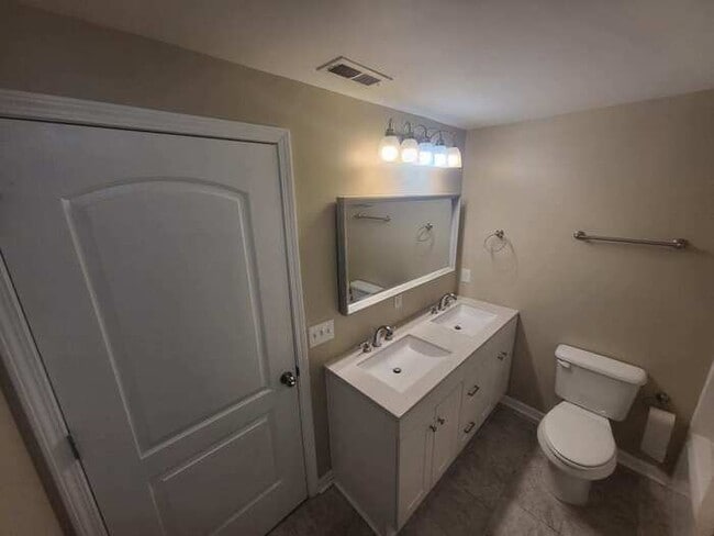 Photo - 309 W Martin St