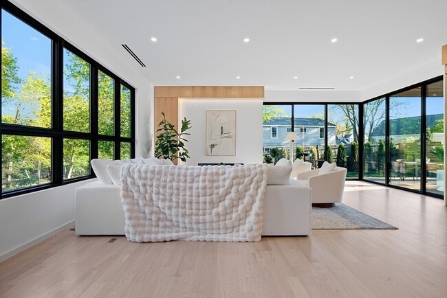 Photo - 90 Auburndale Ave