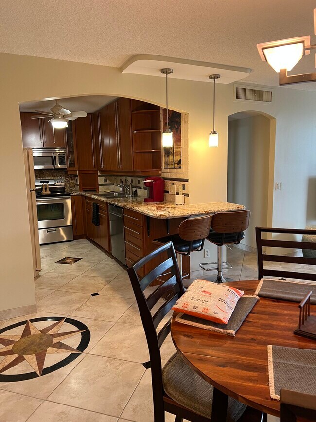 Building Photo - 125 S Ocean Ave Unit 304