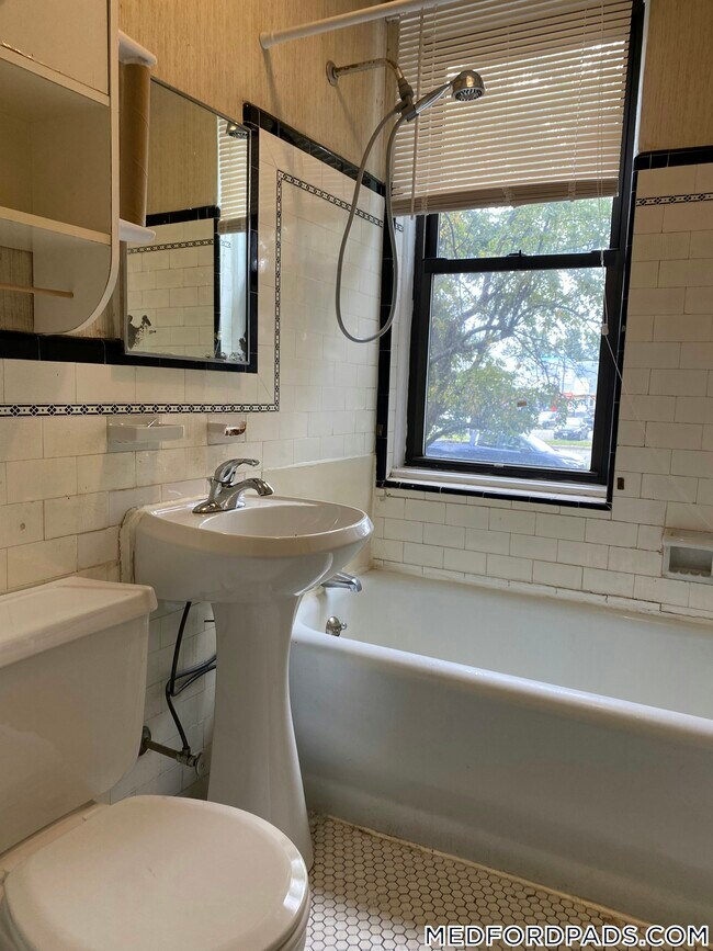 Photo - 63 Fellsway W Unidad 6