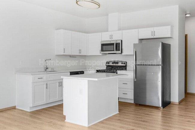4th St Apartments