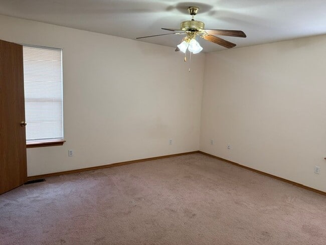 Photo - All brick 3 bed 2 bath in SE Springfield