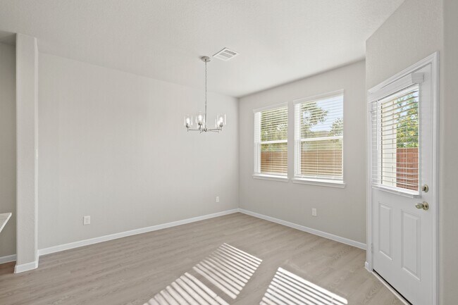 Photo - 839 Oakland Dr