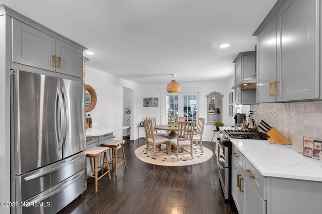 Photo - 555 Ocean Rd