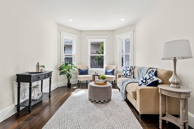 Building Photo - 16 Hallam St Unit 1