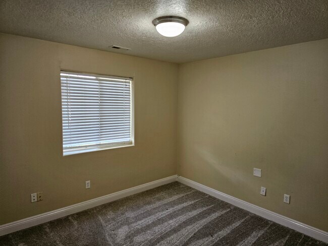 Photo - 4137 W 250 N