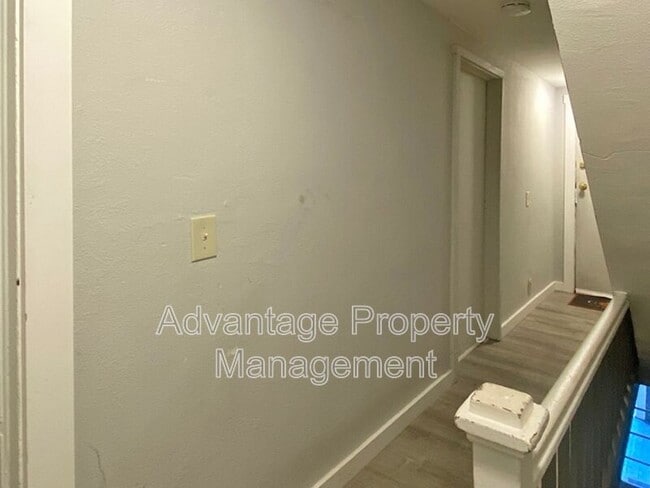 Photo - 240 NW 9th St