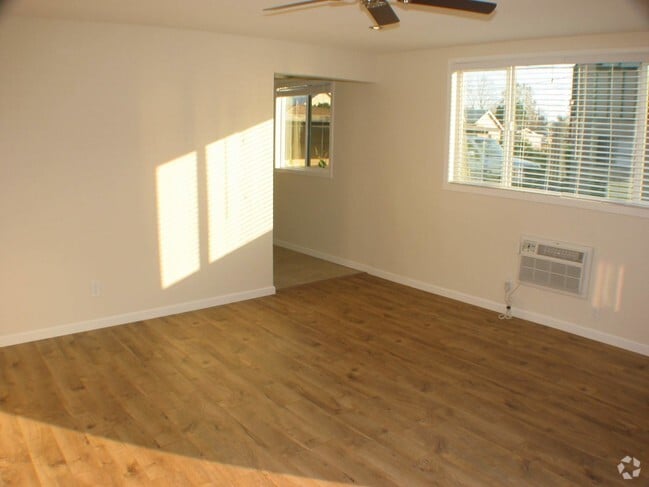 Building Photo - 3567 N E St Unit NA Rental
