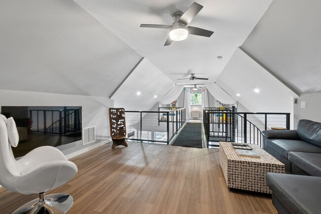 Photo - 52 Florida Ave Unidad ID1281963P