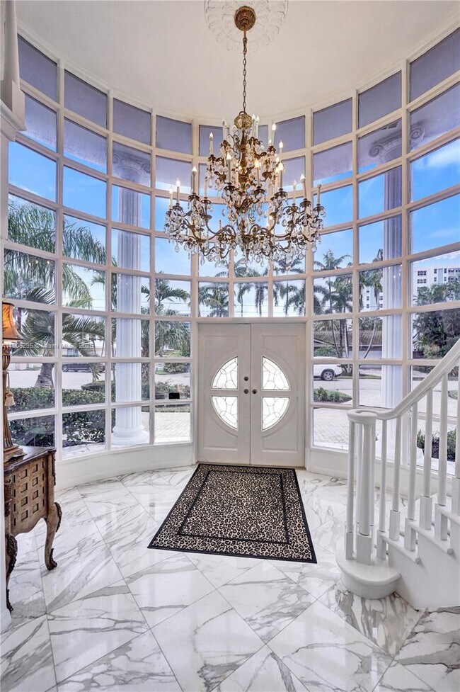 Photo - 2889 NE 35th St