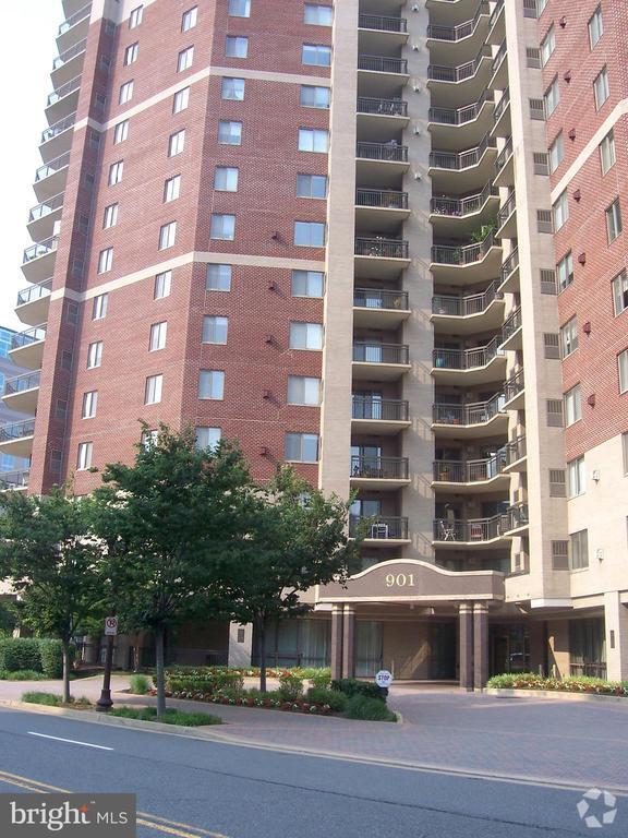 Building Photo - 901 N Monroe St Unit 203 Rental