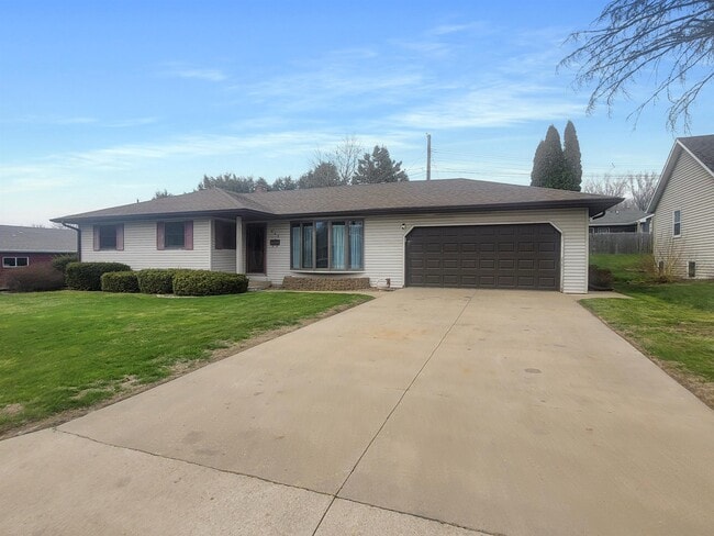 Photo - 445 Peach St