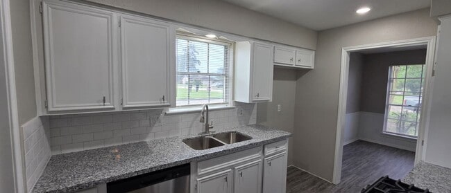 Photo - 11122 Thackery Ln