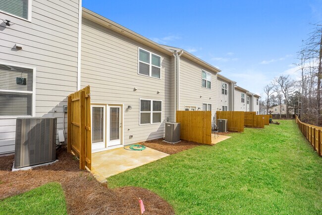 Photo - Fantastic 3bd/2.5ba home! Let yourself in!