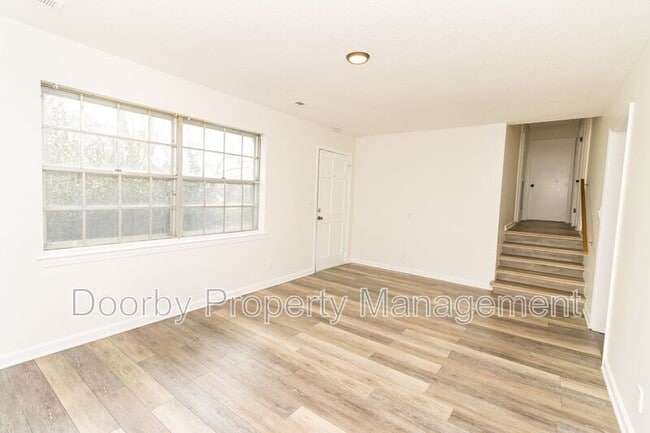 Photo - 303 Hillcrest Ave