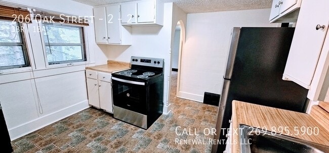 Photo - 206 Oak St Unit 2